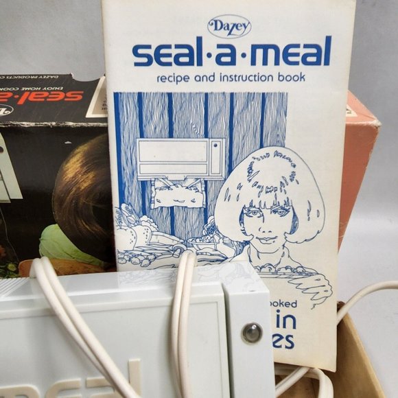 Vintage Dazey Seal a Meal with New Bags With Instructions and Box - Picture 7 of 8